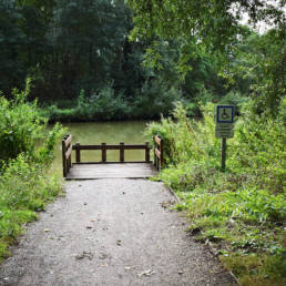 Étang de pêche du lac du bois des forts à Coudekerque Village dans le Nord
