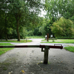 Étang de pêche du lac du bois des forts à Coudekerque Village dans le Nord