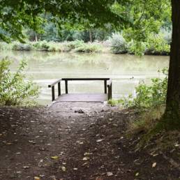 Étang de pêche du lac du bois des forts à Coudekerque Village dans le Nord