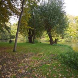 Etang de pêche au Parc Charles Fenain de Douai dans le Nord