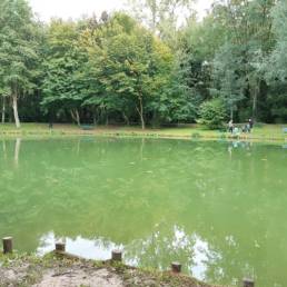 étang de pêche du parc de l'Aunelle à Quievrechain dans le Nord