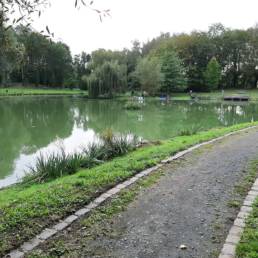 étang de pêche du parc de l'Aunelle à Quievrechain dans le Nord