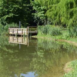 étang de pêche du parc de l'Aunelle à Quievrechain dans le Nord
