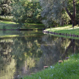 étang de pêche du parc de l'Aunelle à Quievrechain dans le Nord