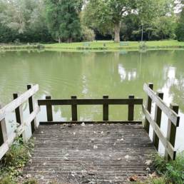 Ponton PMR Etang de pêche du Parc Fortier à Saint Saulve dans le département du Nord